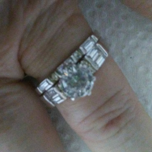 NWT ring wedding engagement set swarovski - Picture 3 of 4